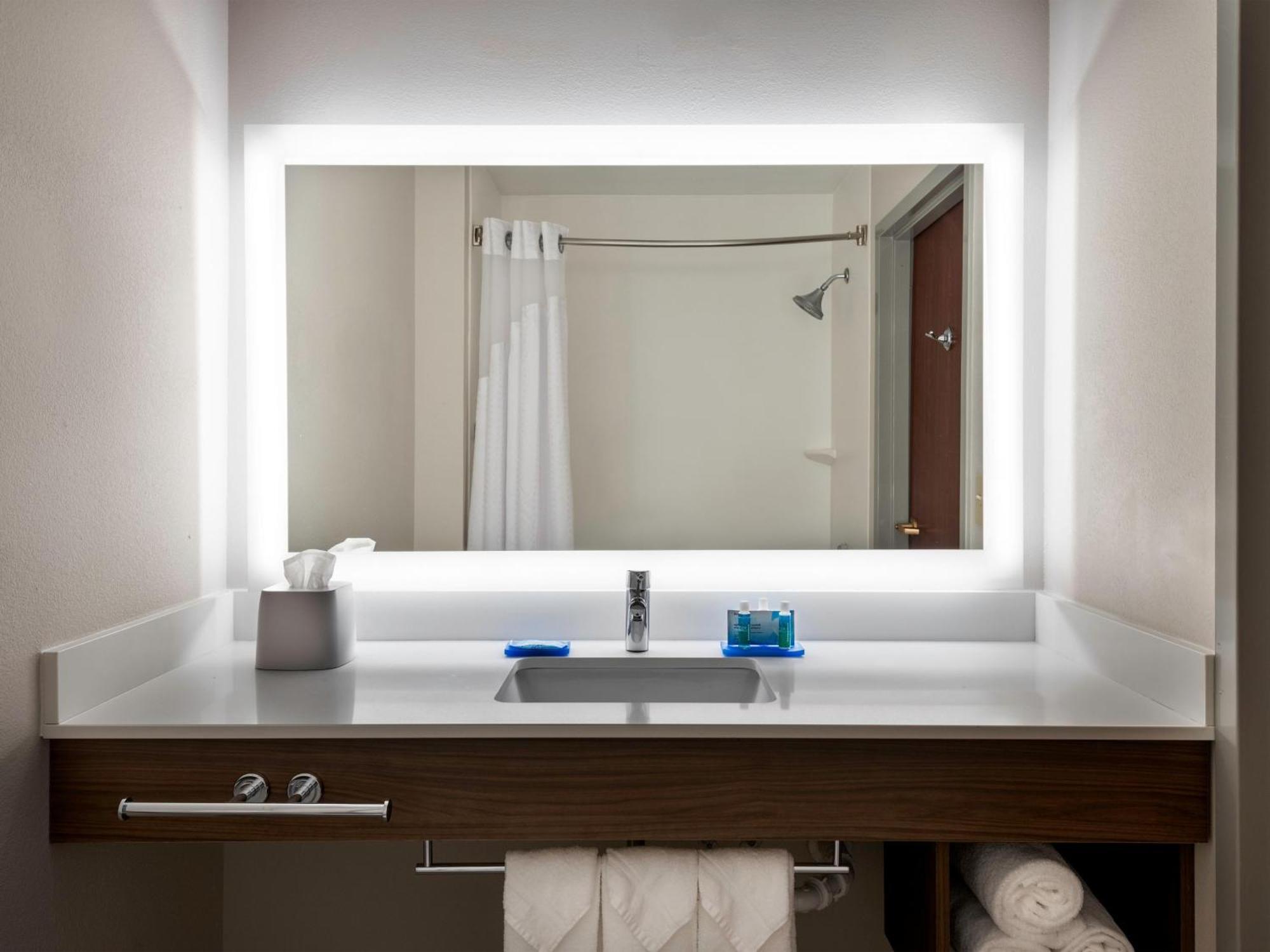 Holiday Inn Express & Suites Charlotte Arpt-Belmont By Ihg Luaran gambar