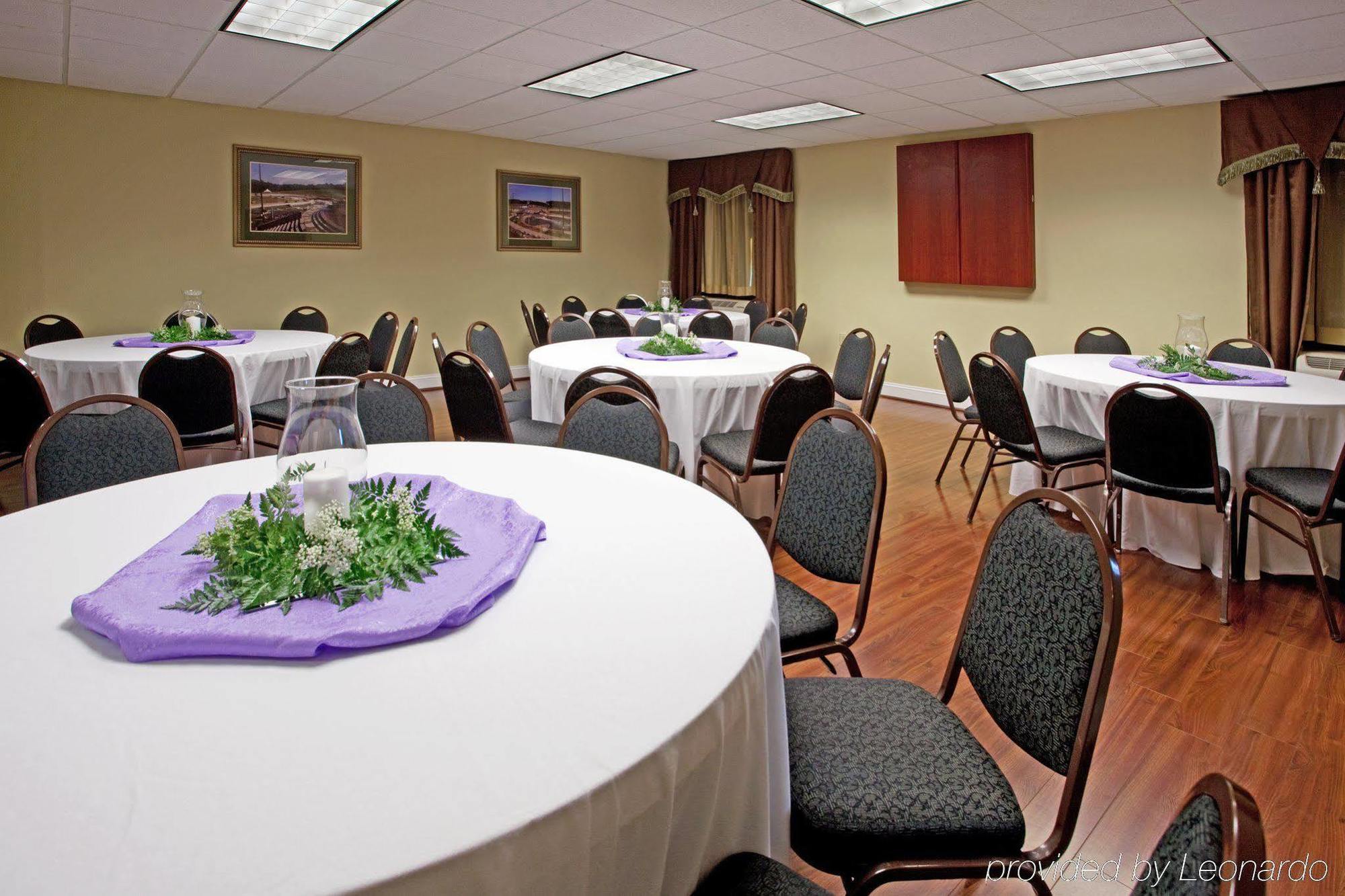 Holiday Inn Express & Suites Charlotte Arpt-Belmont By Ihg Luaran gambar