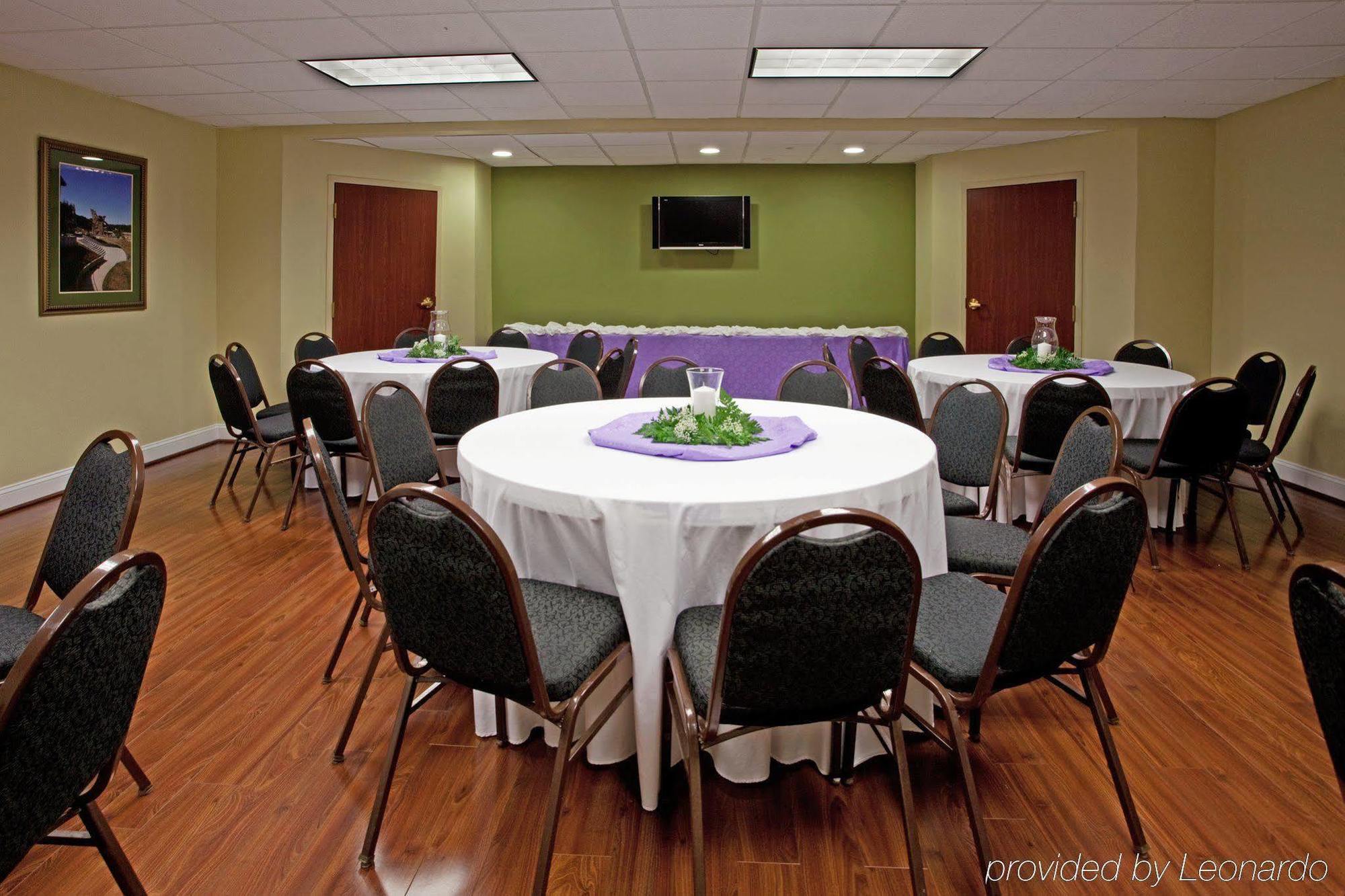 Holiday Inn Express & Suites Charlotte Arpt-Belmont By Ihg Luaran gambar