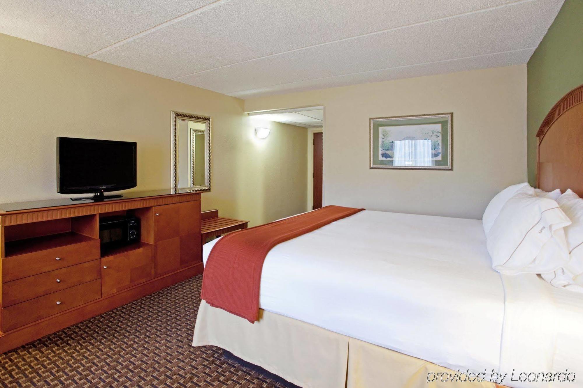 Holiday Inn Express & Suites Charlotte Arpt-Belmont By Ihg Bilik gambar